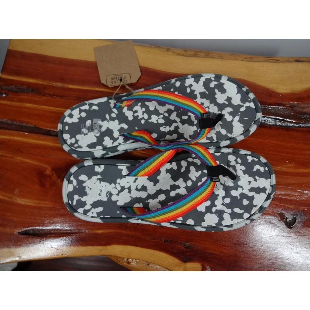 REI Co-op Flip Flops Mens 8 Gray Rainbow Camo Floral Thong Sandals Pride Summer